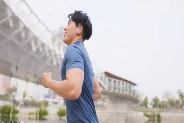 男子健身教练培训课程推荐